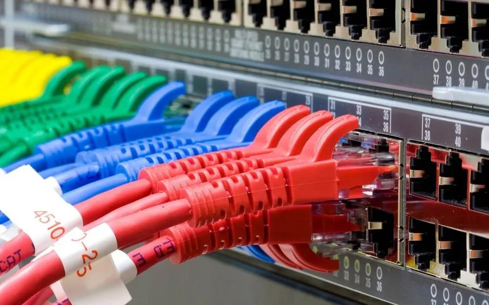 سوئیچ شبکه چیست؟  چه انواع و کاربردهایی دارد؟